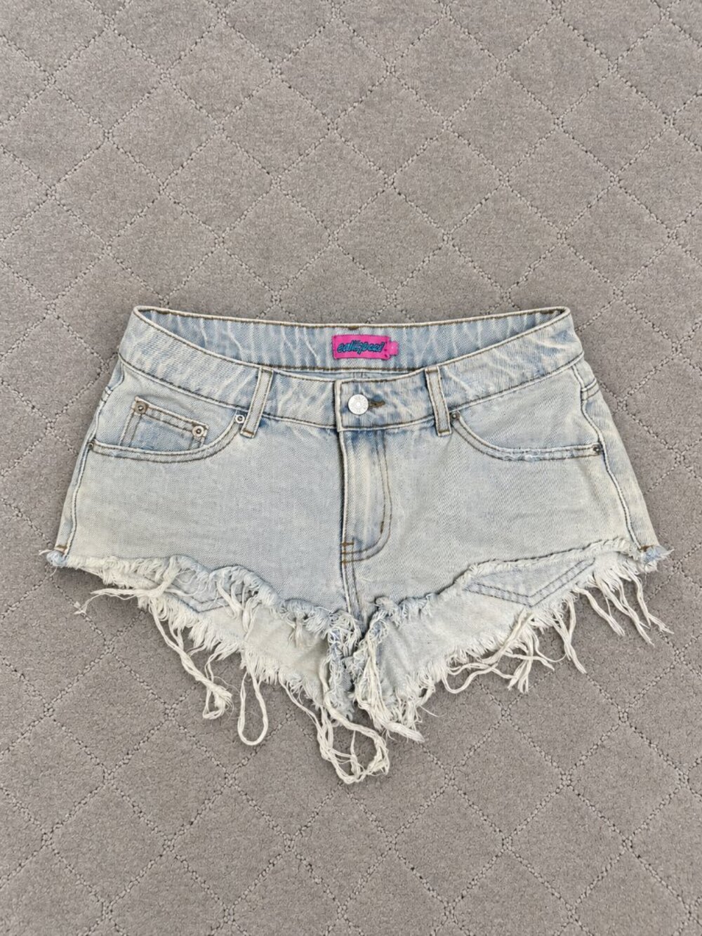 EDIKTED Light Wash Distressed Denim Micro Shorts Frayed Hem Y2K Size S